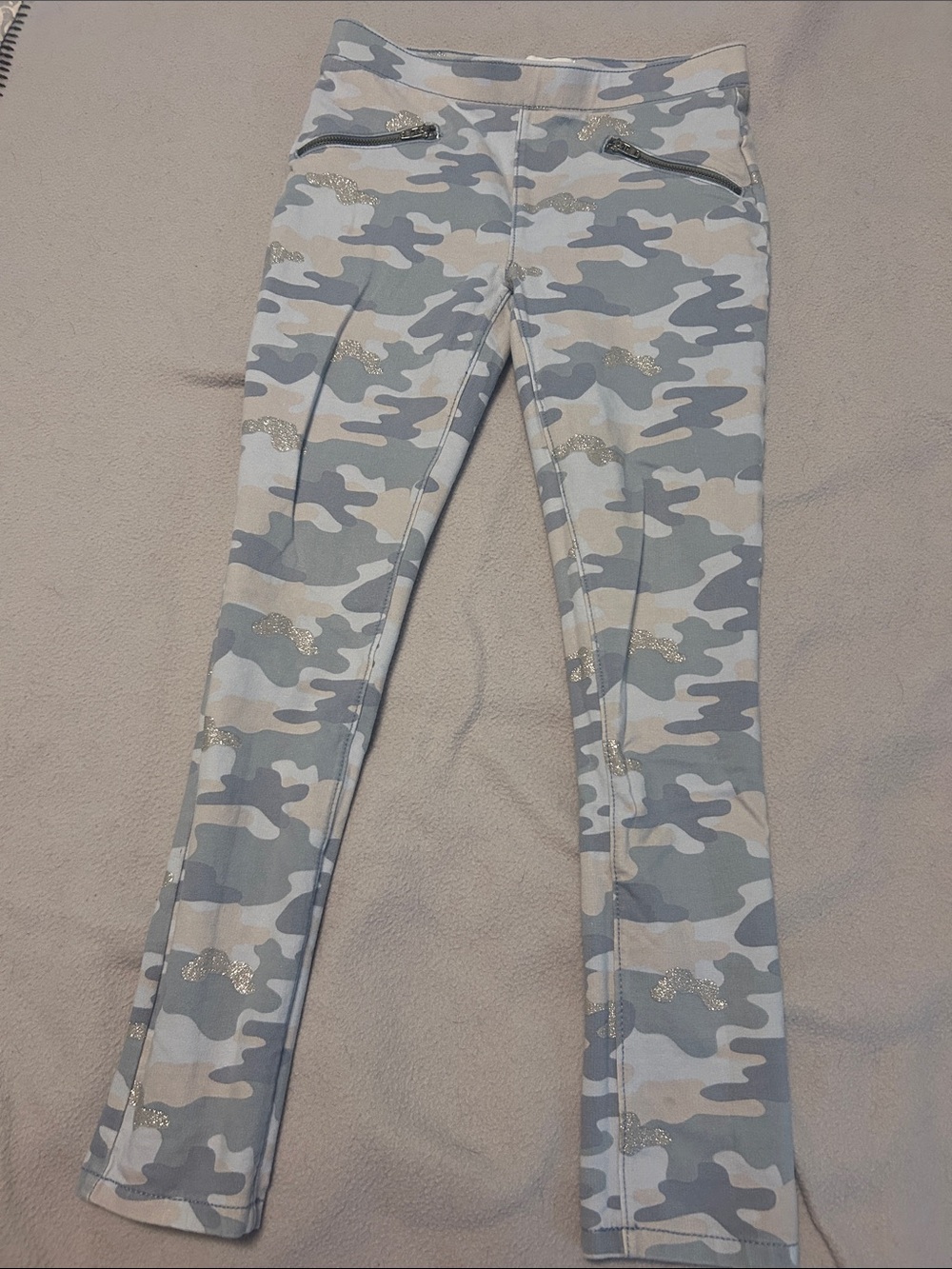 The Children's Place Camo Leggings - Light Gray & Cream